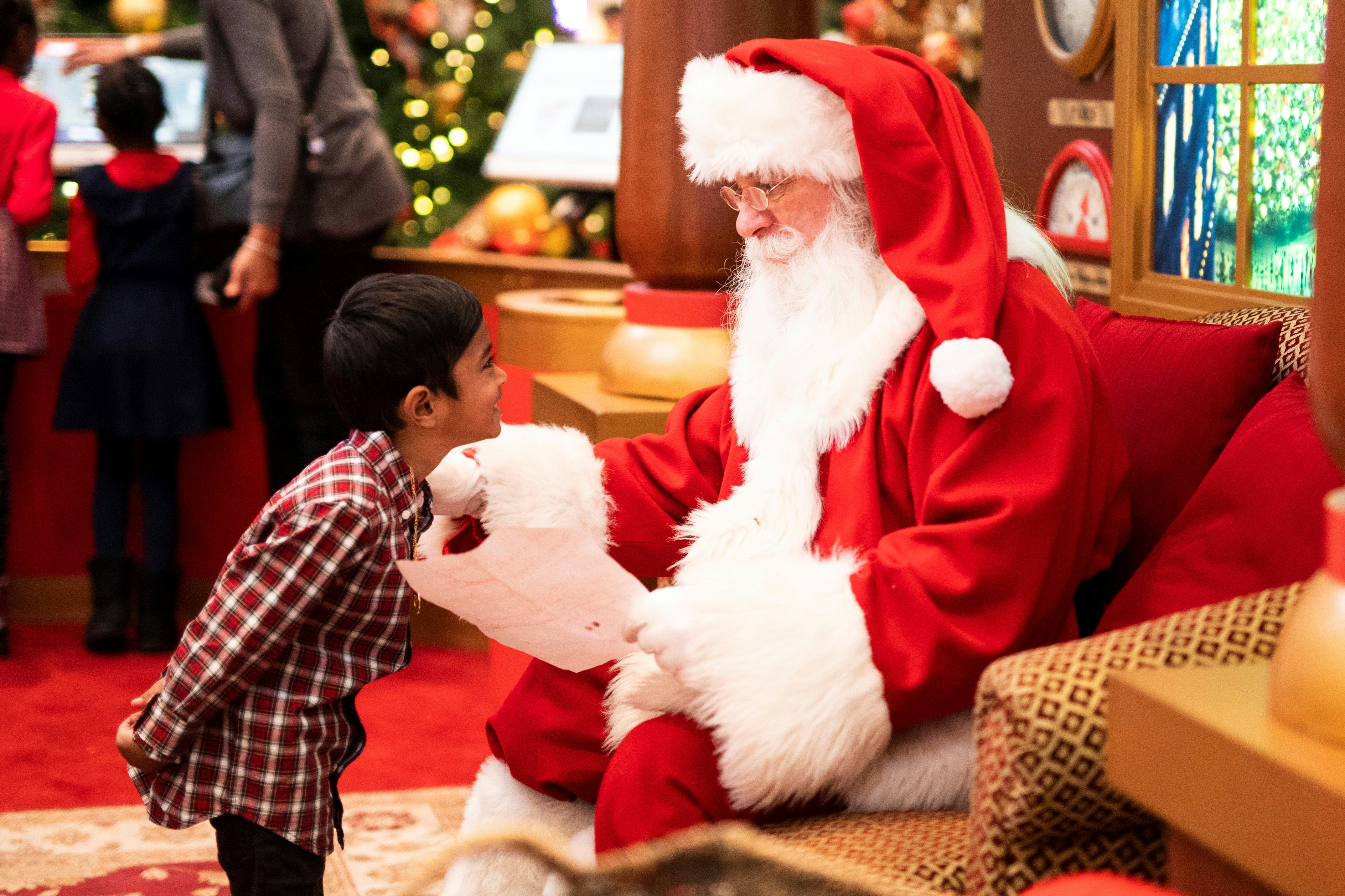 Secret Santa: The Joyful Tradition That Brings People Closer at Christmas